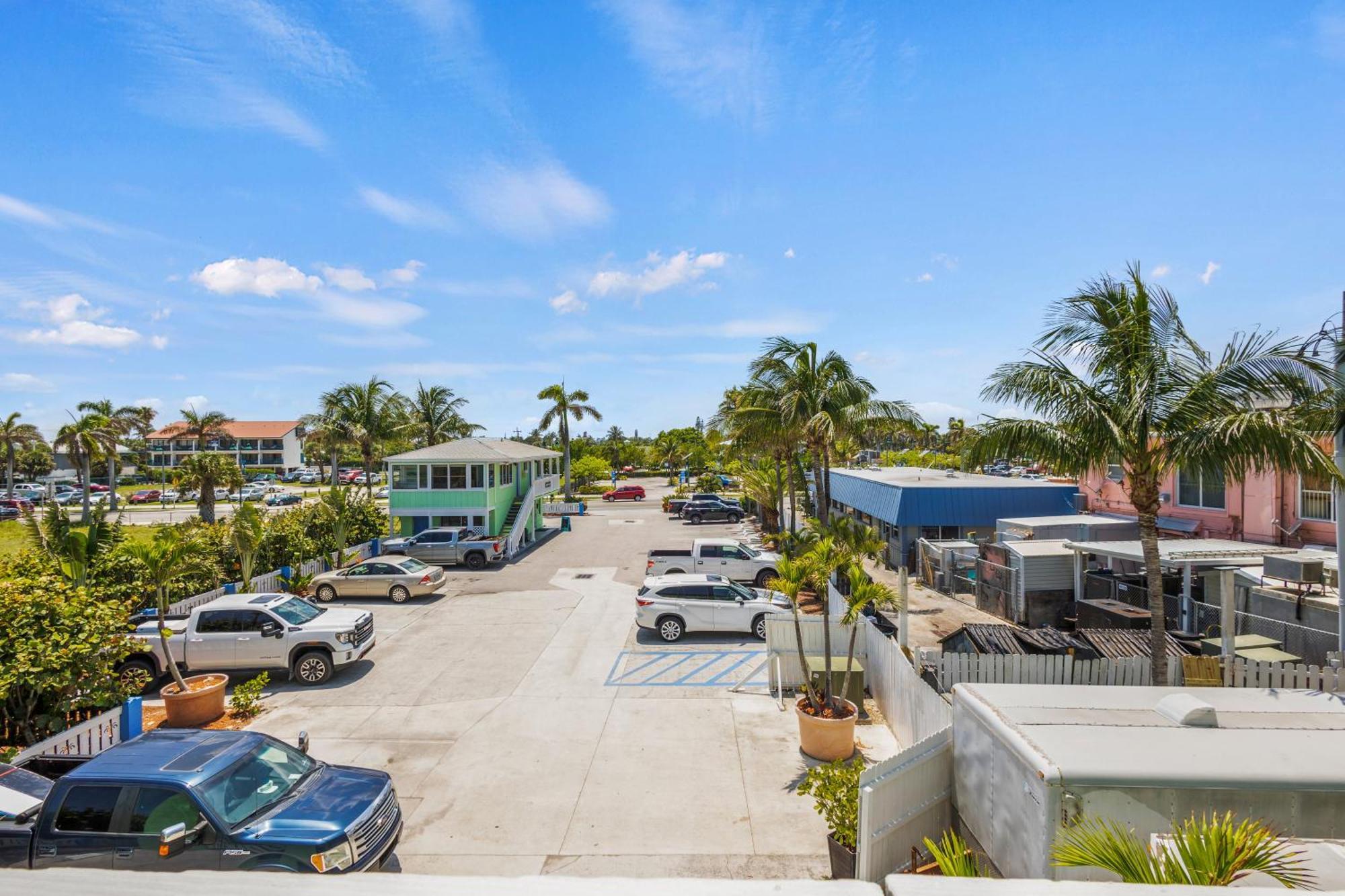 Oceanfront Inn Room #16- Ocean View Balcony 2 Full Beds Fort Pierce Esterno foto